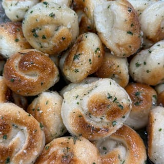 Garlic Knots (6)