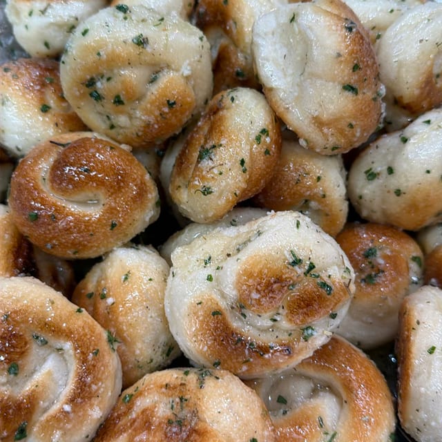 Garlic Knots (6).
